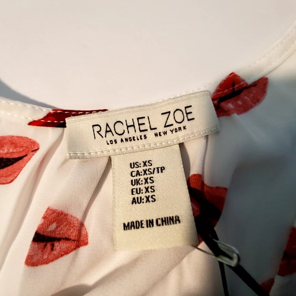 Rachel Zoe Womens XS White Blouse With Red Lips Print Cap Sleeves Button Detail - Picture 6 of 9